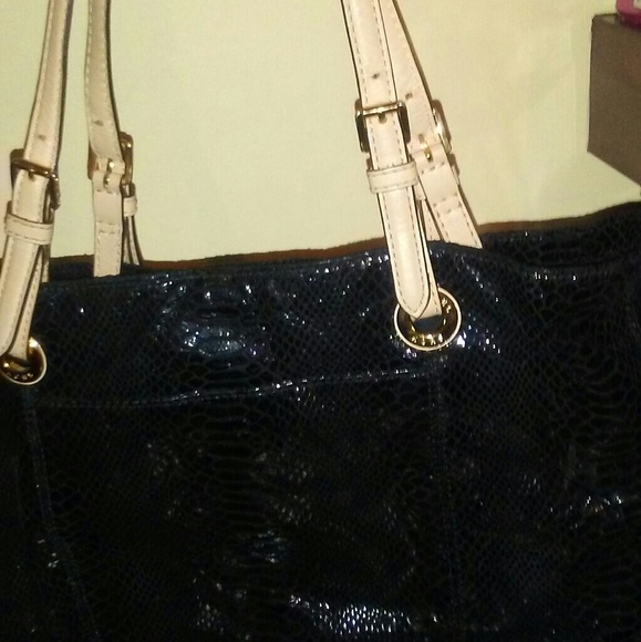 Purse - Picture 4 of 6